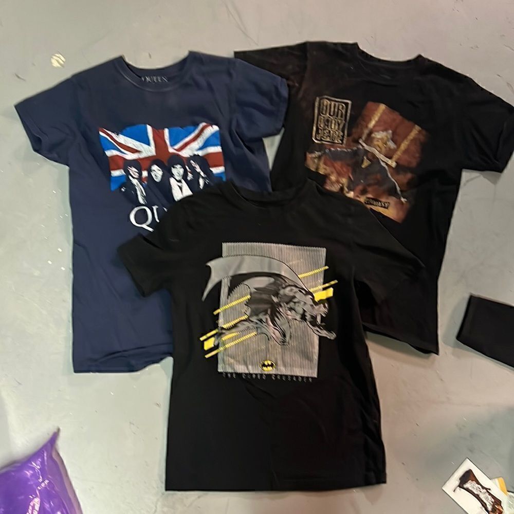 Small women’s graphic/band Tee Shirt Bundle